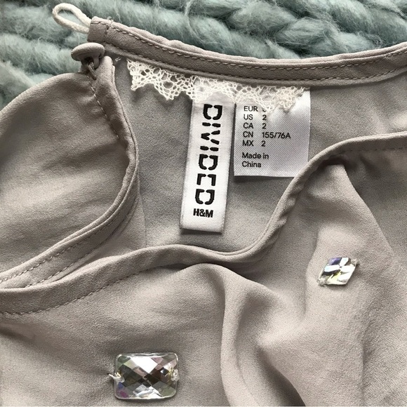 H&M DIVIDED sheer grey top with clear crystal embellishments short sleeve Size 2 - Picture 13 of 15